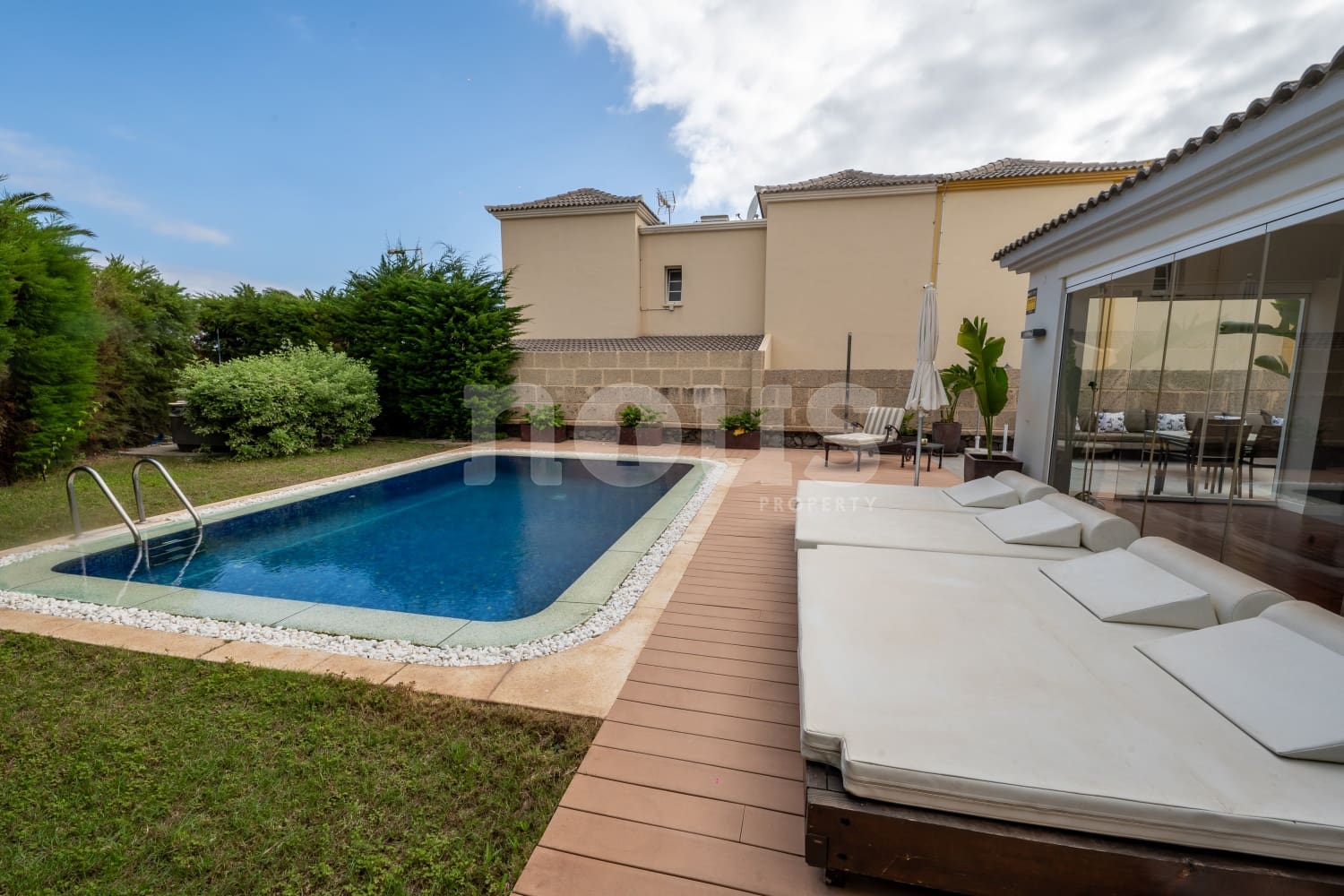 3 soveværelse Villa til salg i El Madronal med swimmingpool - € 1.499.000 (Ref: 8549863)