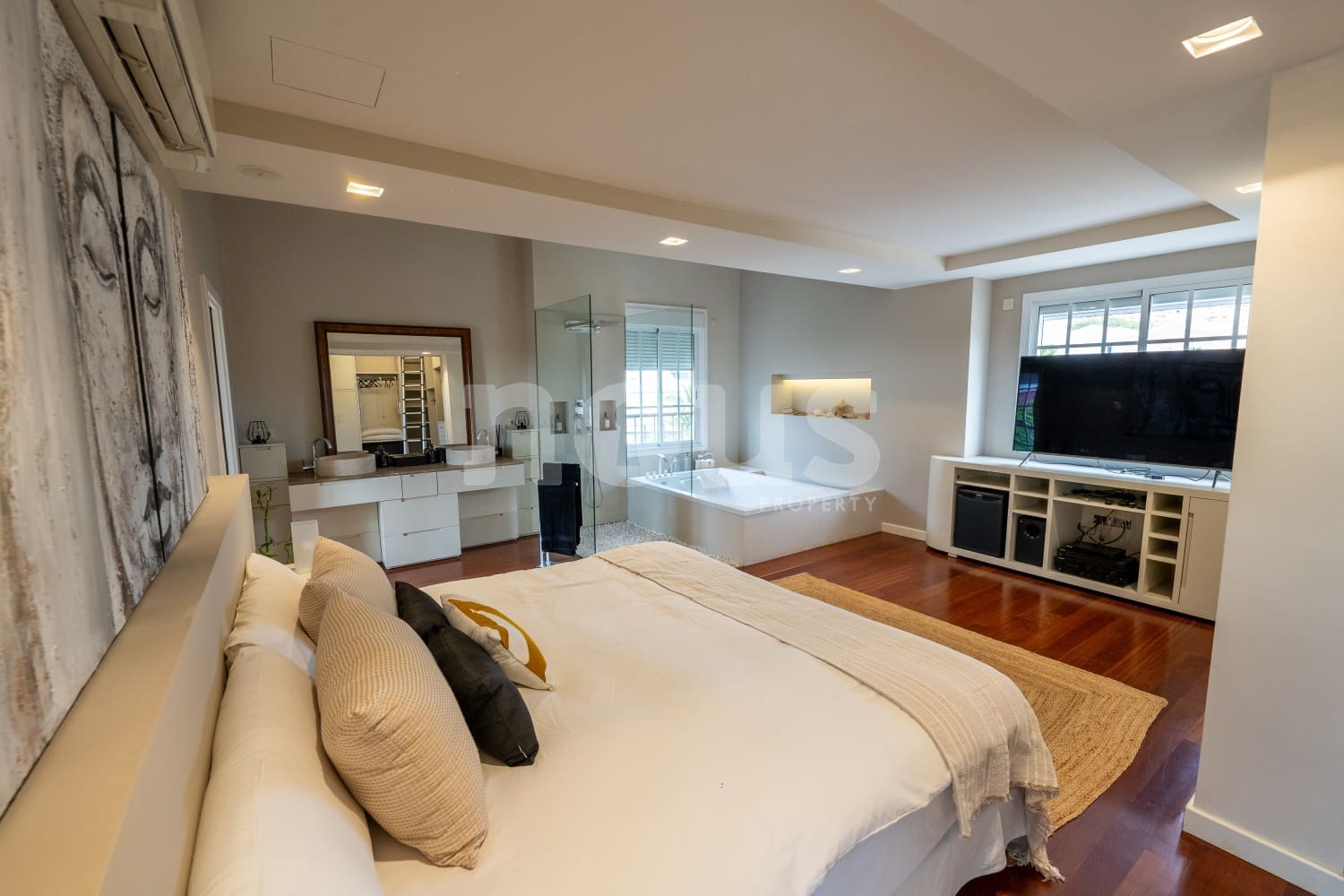 3 soveværelse Villa til salg i El Madronal med swimmingpool - € 1.499.000 (Ref: 8549863)