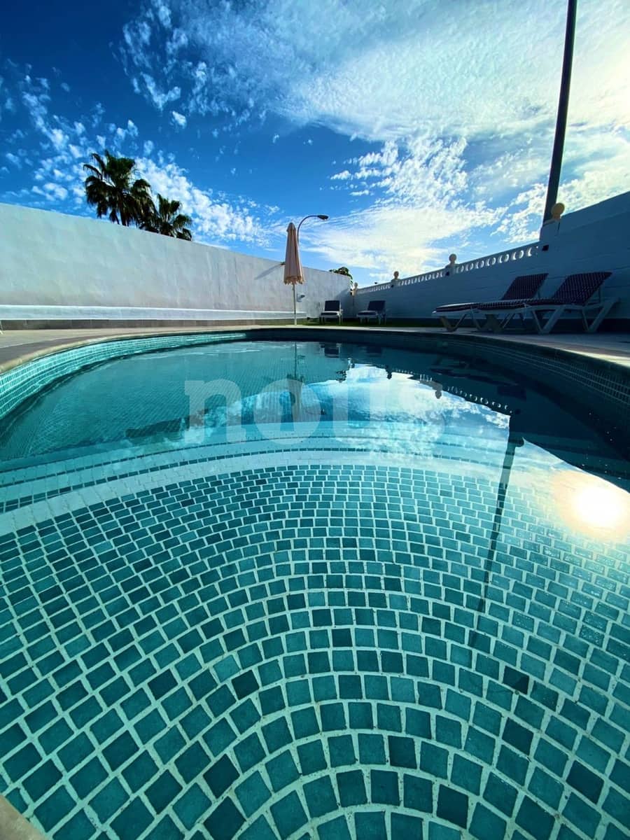 3 soveværelse Villa til salg i Callao Salvaje med swimmingpool - € 730.000 (Ref: 8575901)