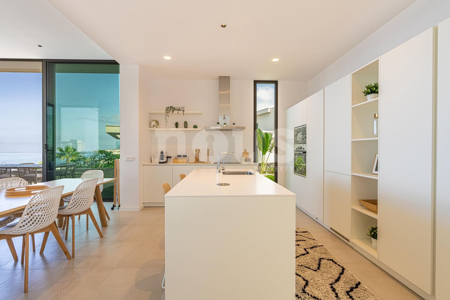 3 soverom Villa til salgs i Guia de Isora med svømmebasseng - € 1 979 000 (Ref: 8637975)