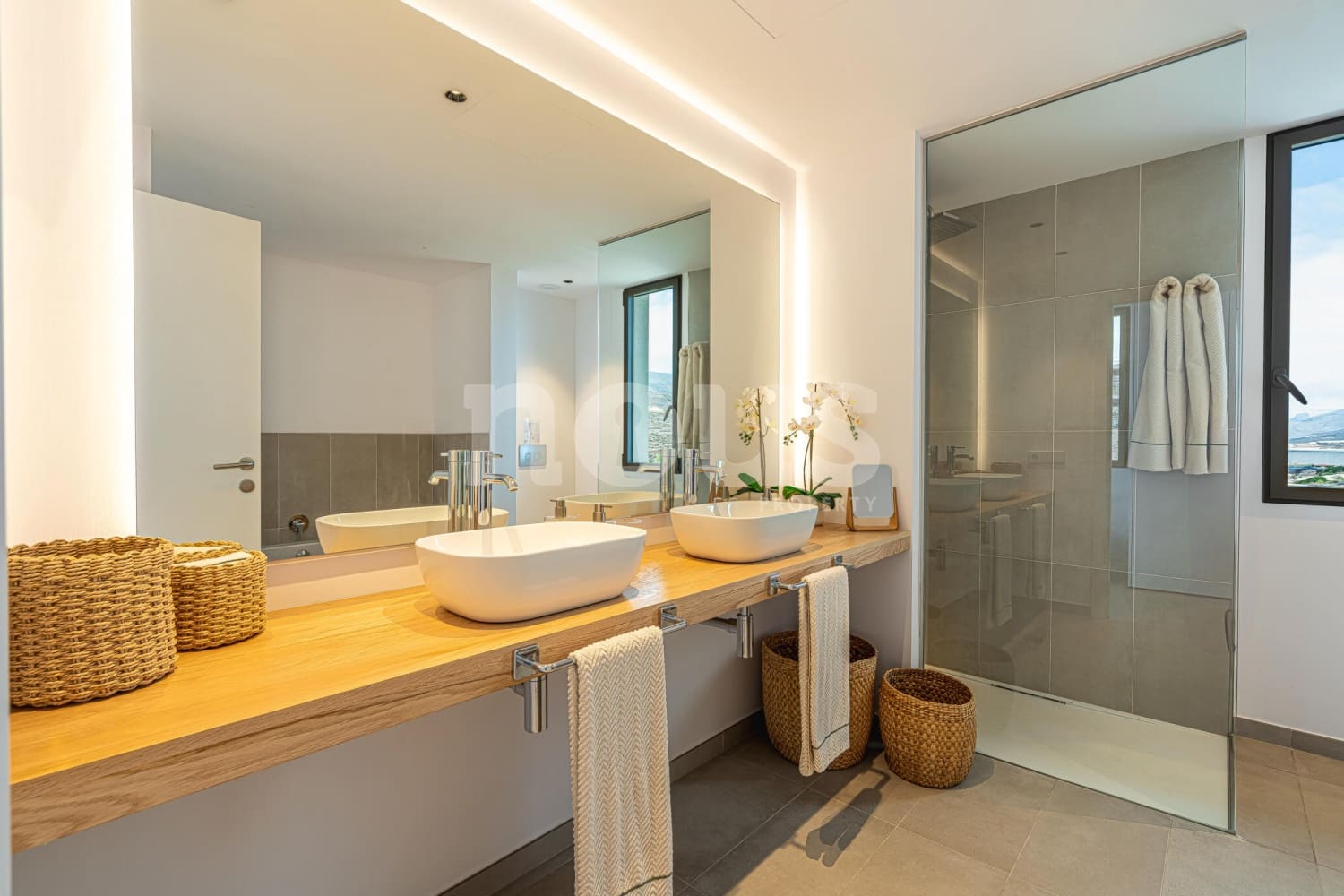 3 soverom Villa til salgs i Guia de Isora med svømmebasseng - € 1 979 000 (Ref: 8637975)