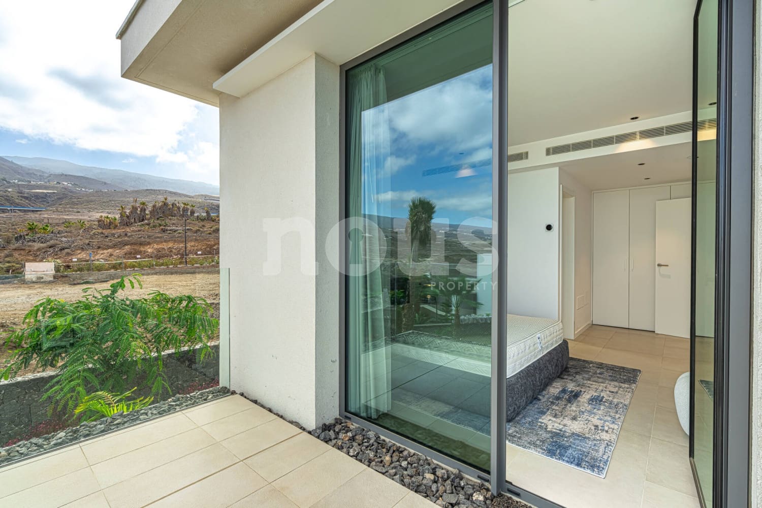 3 soverom Villa til salgs i Guia de Isora med svømmebasseng - € 1 979 000 (Ref: 8637975)