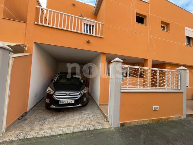 Chalet de 5 habitaciones en Los Cristianos, Arona en venta con piscina - 1.030.000 € (Ref: 8640705)