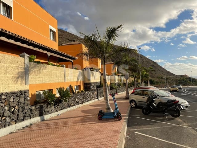 Chalet de 5 habitaciones en Los Cristianos, Arona en venta con piscina - 1.030.000 € (Ref: 8640705)