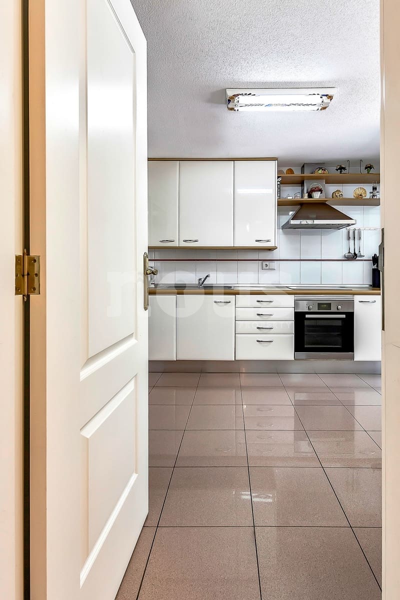 3 soveværelse Rækkehus til salg i Playa del Duque med swimmingpool - € 920.000 (Ref: 8695966)