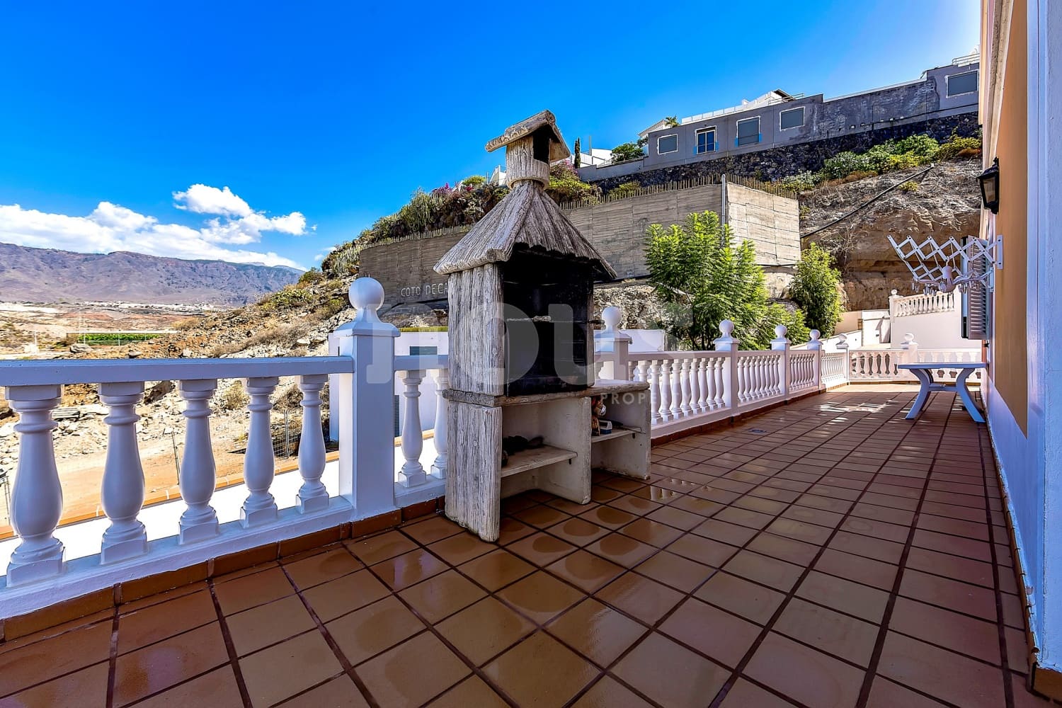 3 soveværelse Rækkehus til salg i Playa del Duque med swimmingpool - € 920.000 (Ref: 8695966)