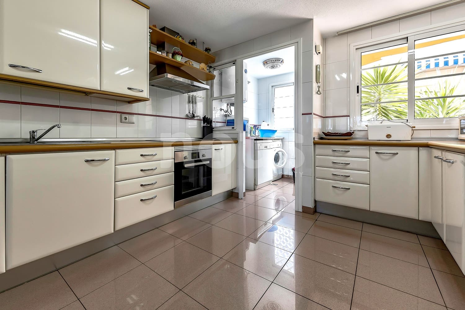 3 soveværelse Rækkehus til salg i Playa del Duque med swimmingpool - € 920.000 (Ref: 8695966)