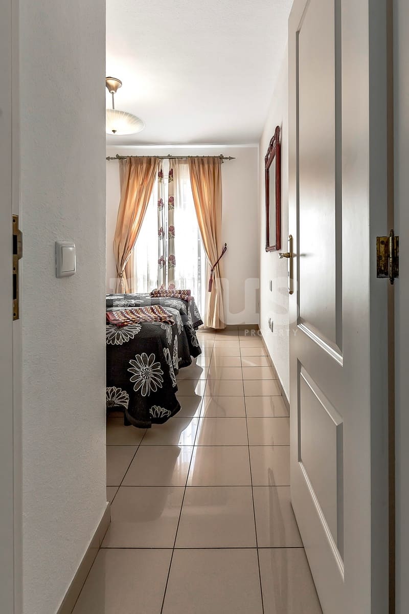 3 soveværelse Rækkehus til salg i Playa del Duque med swimmingpool - € 920.000 (Ref: 8695966)