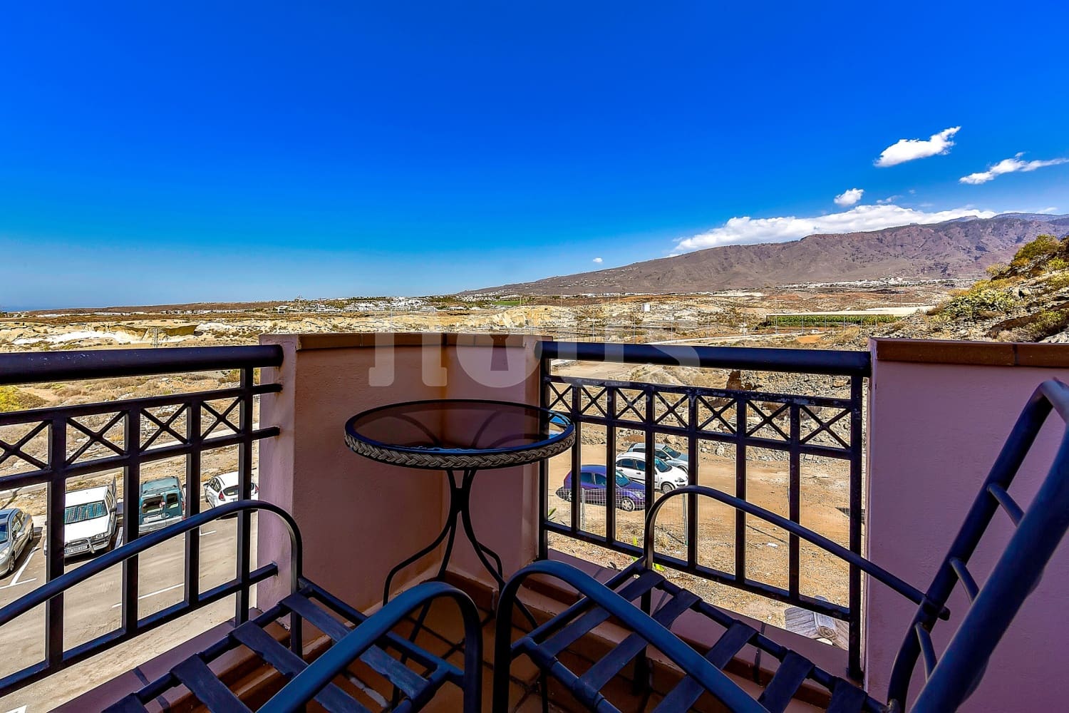 3 soveværelse Rækkehus til salg i Playa del Duque med swimmingpool - € 920.000 (Ref: 8695966)