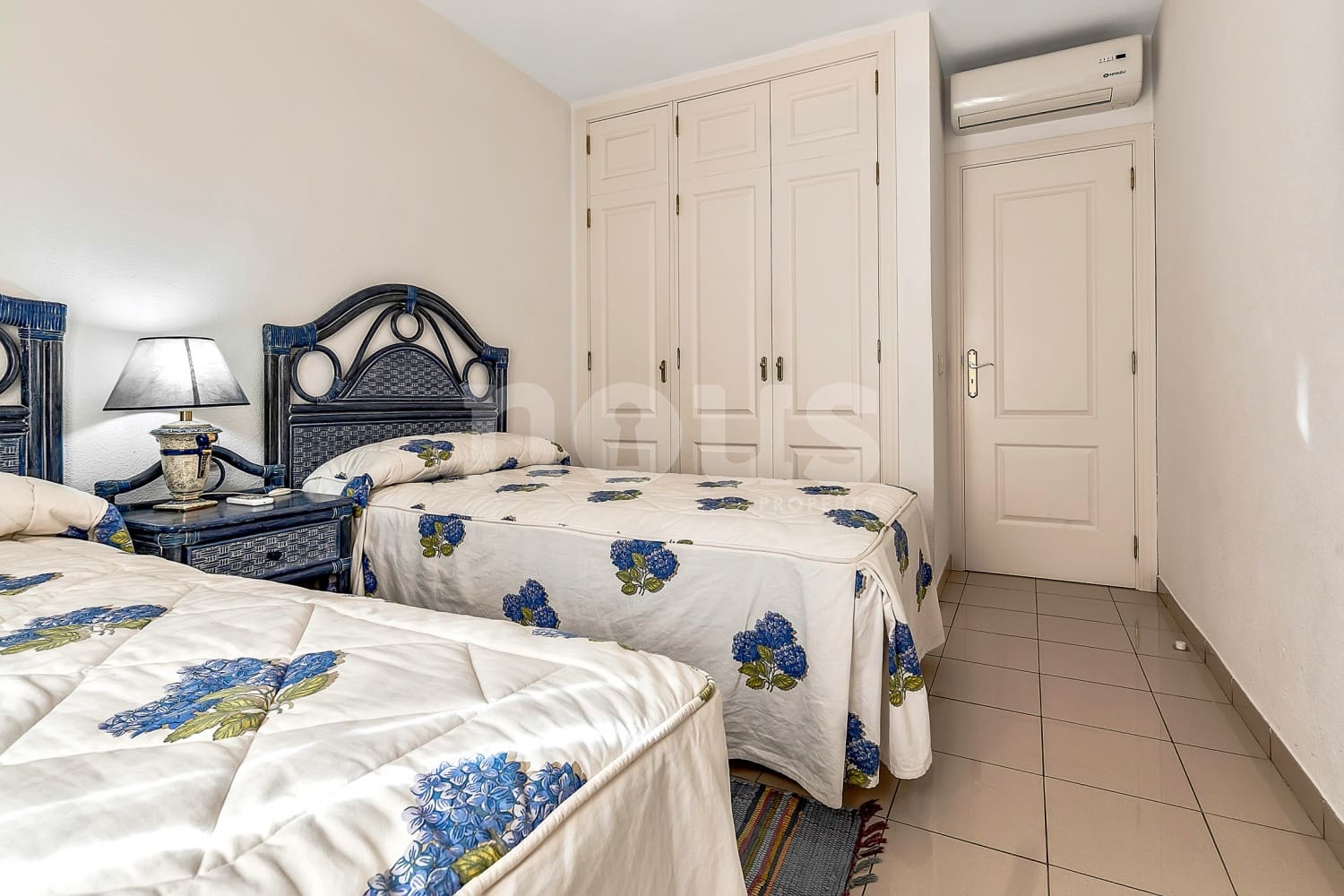 3 soveværelse Rækkehus til salg i Playa del Duque med swimmingpool - € 920.000 (Ref: 8695966)