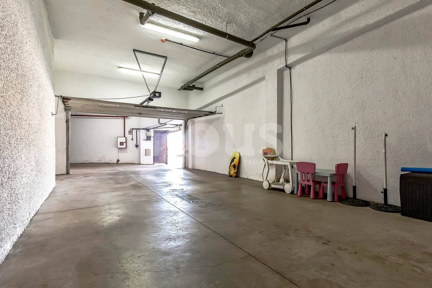 3 soveværelse Rækkehus til salg i Playa del Duque med swimmingpool - € 920.000 (Ref: 8695966)