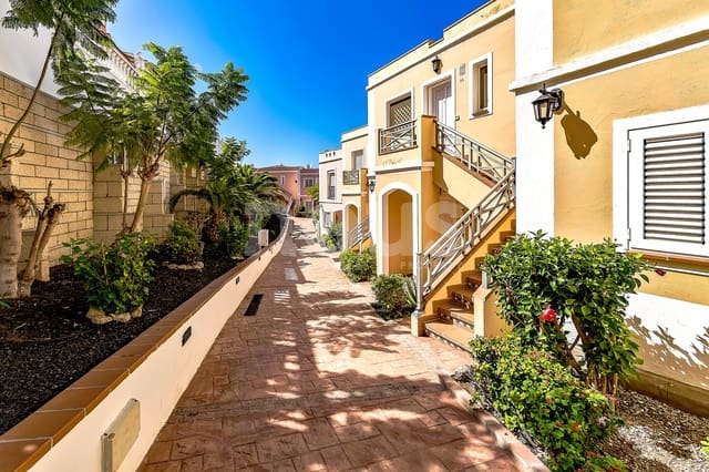 3 quarto Moradia em Banda para venda em Playa del Duque, Adeje com piscina - 920 000 € (Ref: 8695966)