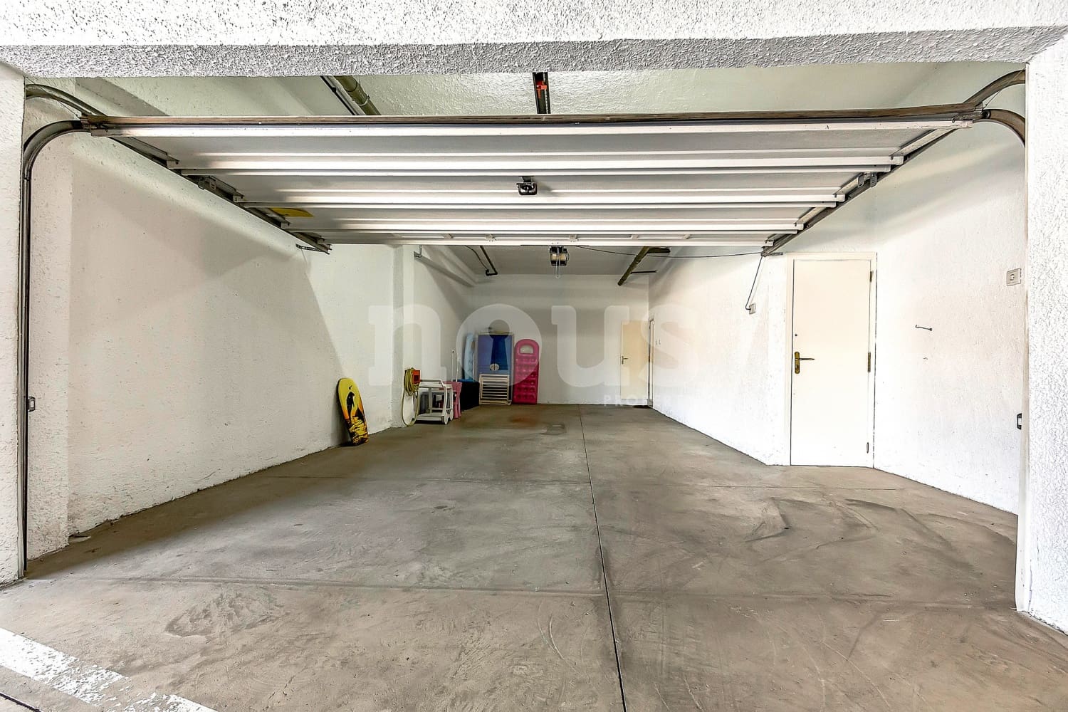 3 soveværelse Rækkehus til salg i Playa del Duque med swimmingpool - € 920.000 (Ref: 8695966)