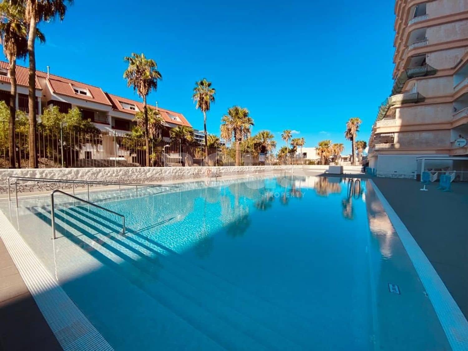 1 chambre Appartement à vendre à Playa de las Americas avec piscine - 262 500 € (Ref: 8923422)