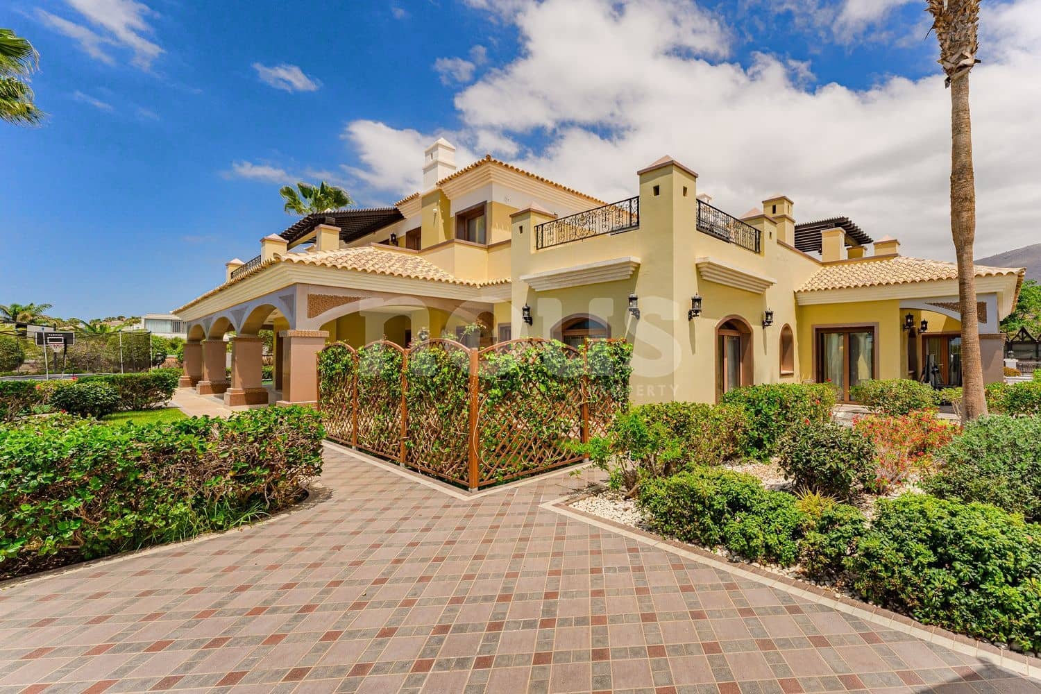 6 soverom Villa til salgs i La Caleta Adeje med svømmebasseng - € 13 750 000 (Ref: 8952205)