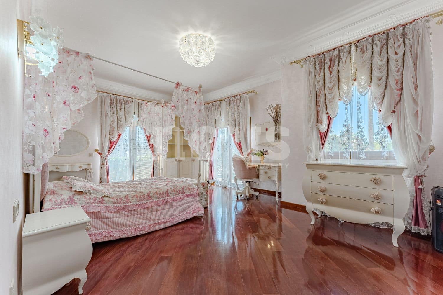 6 soverom Villa til salgs i La Caleta Adeje med svømmebasseng - € 13 750 000 (Ref: 8952205)