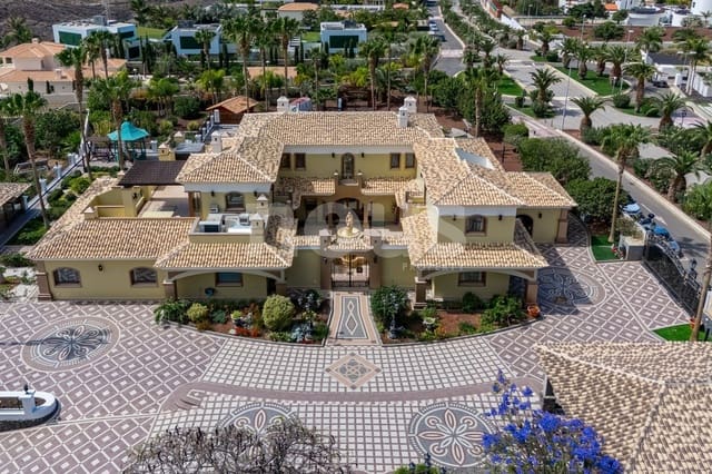 6 soverom Villa til salgs i La Caleta Adeje, Adeje med svømmebasseng - € 13 750 000 (Ref: 8952205)