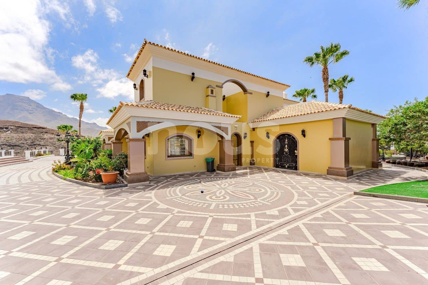 6 soverom Villa til salgs i La Caleta Adeje med svømmebasseng - € 13 750 000 (Ref: 8952205)