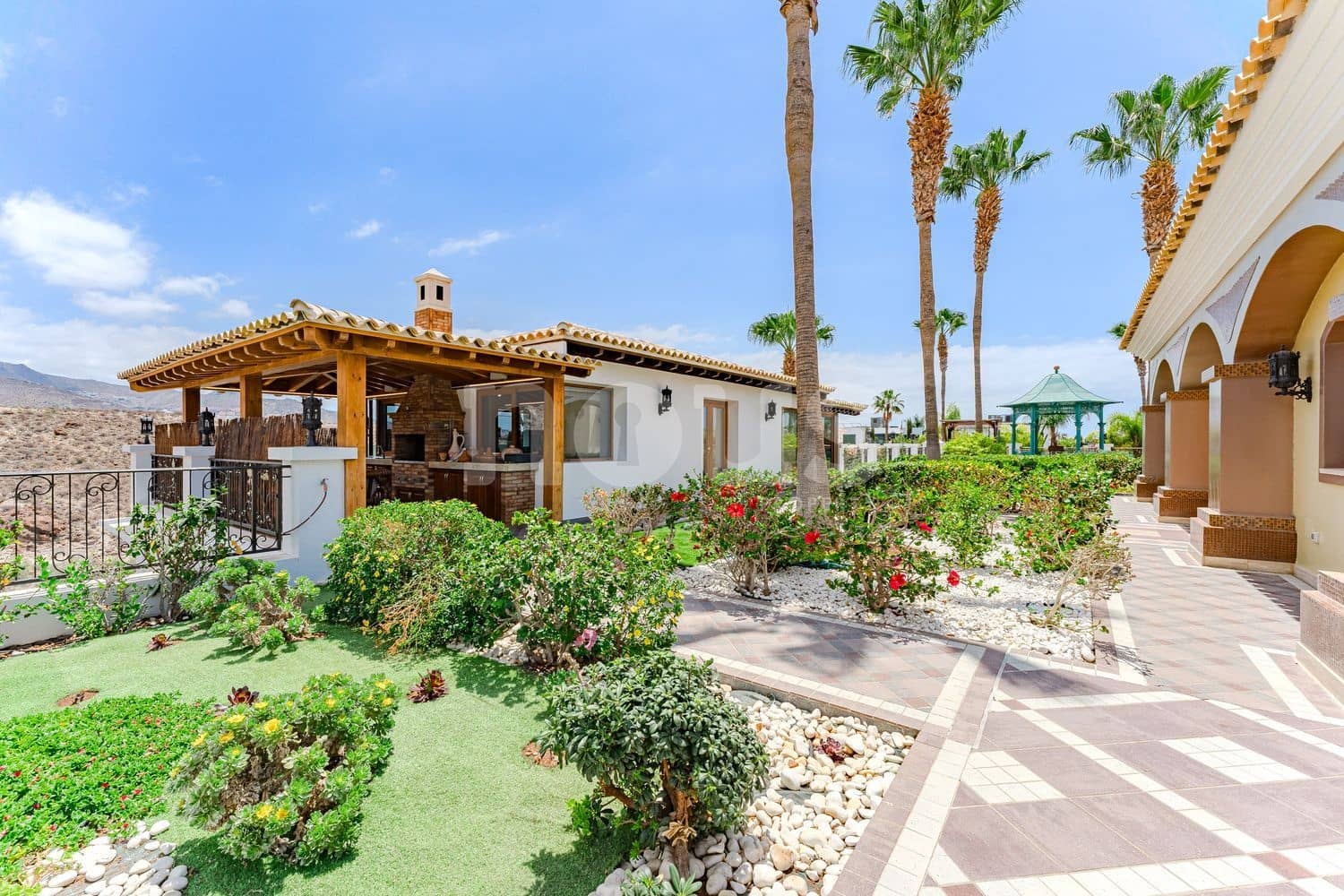 6 soverom Villa til salgs i La Caleta Adeje med svømmebasseng - € 13 750 000 (Ref: 8952205)