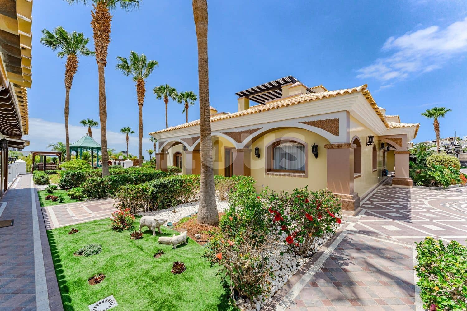 6 soverom Villa til salgs i La Caleta Adeje med svømmebasseng - € 13 750 000 (Ref: 8952205)