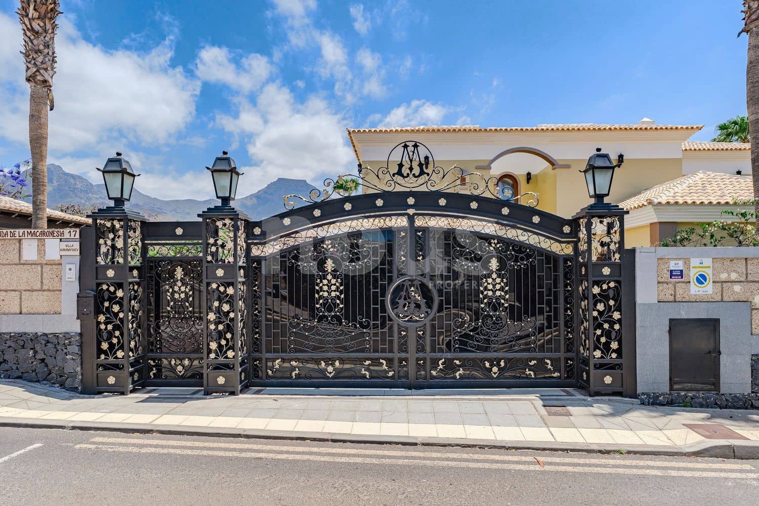 6 soverom Villa til salgs i La Caleta Adeje med svømmebasseng - € 13 750 000 (Ref: 8952205)