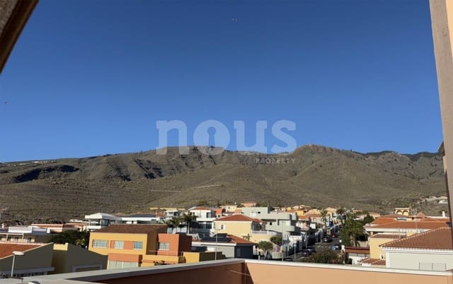 4 makuuhuone Rivitalo myytävänä paikassa Los Olivos, Adeje - 595 000 € (Ref: 8956450)