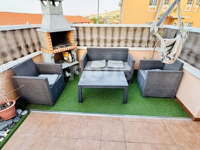 4 makuuhuone Rivitalo myytävänä paikassa Los Olivos, Adeje - 595 000 € (Ref: 8956450)