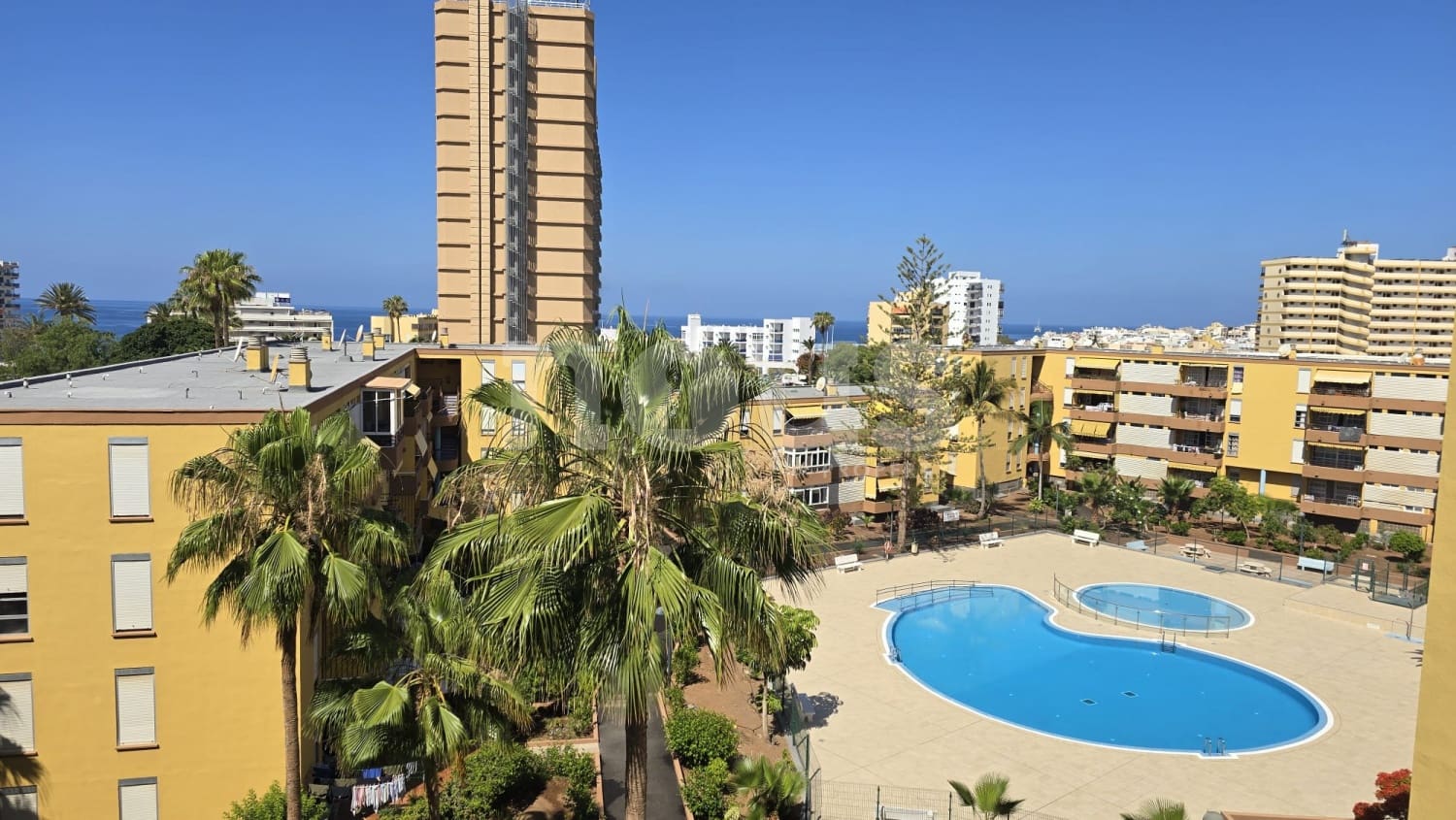 3 chambre Penthouse à vendre à Los Cristianos avec piscine - 364 900 € (Ref: 9004208)