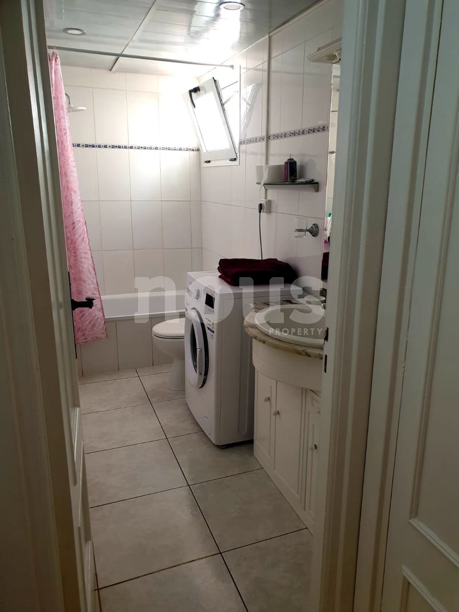 1 slaapkamer Appartement te koop in Los Cristianos met zwembad - € 235.000 (Ref: 9018623)