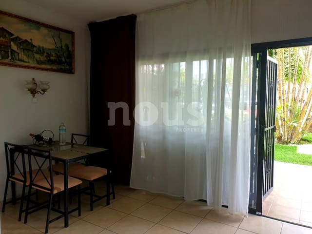 1 makuuhuone Huoneisto myytävänä paikassa Los Cristianos, Arona mukana uima-altaan - 235 000 € (Ref: 9018623)