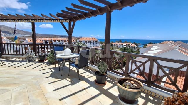 2 soveværelse Penthouse til salg i Playa de las Americas, Arona med swimmingpool - € 1.255.000 (Ref: 9046301)