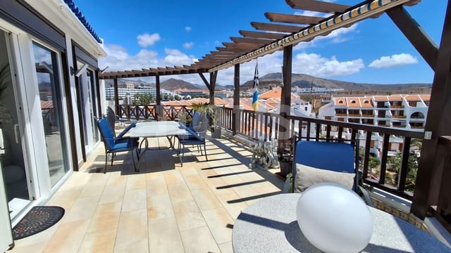 2 soveværelse Penthouse til salg i Playa de las Americas, Arona med swimmingpool - € 1.255.000 (Ref: 9046301)