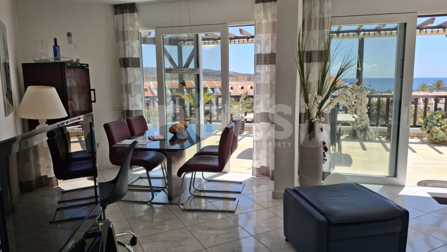 2 soveværelse Penthouse til salg i Playa de las Americas med swimmingpool - € 1.255.000 (Ref: 9046301)