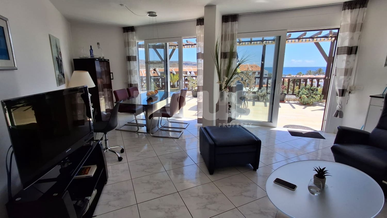 2 soveværelse Penthouse til salg i Playa de las Americas med swimmingpool - € 1.255.000 (Ref: 9046301)