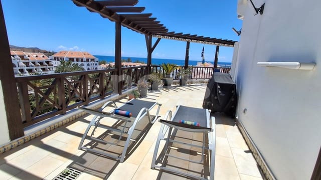 2 soveværelse Penthouse til salg i Playa de las Americas, Arona med swimmingpool - € 1.255.000 (Ref: 9046301)
