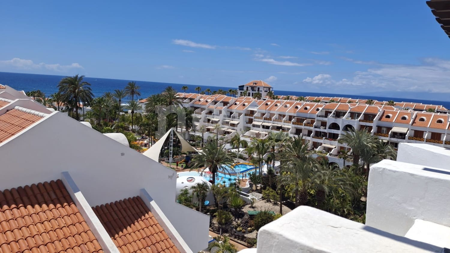 2 soveværelse Penthouse til salg i Playa de las Americas med swimmingpool - € 1.255.000 (Ref: 9046301)