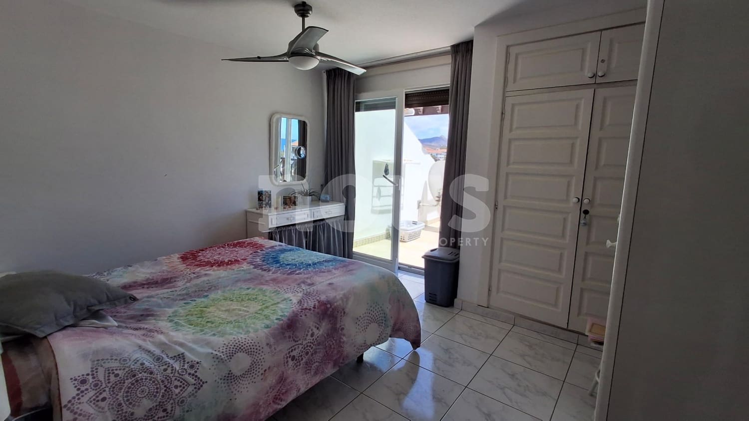 2 soveværelse Penthouse til salg i Playa de las Americas med swimmingpool - € 1.255.000 (Ref: 9046301)