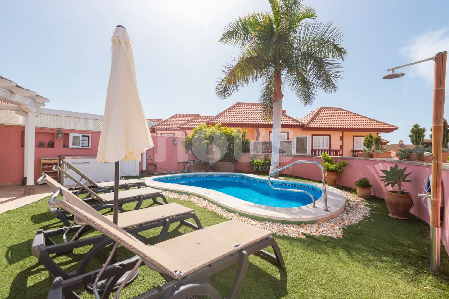 3 soverom Villa til salgs i Playa del Duque med svømmebasseng - € 1 339 000 (Ref: 9064688)