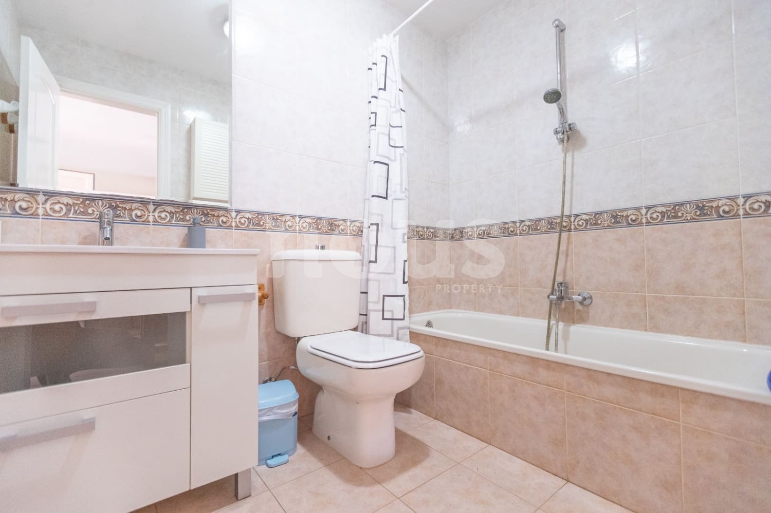 3 soverom Villa til salgs i Playa del Duque med svømmebasseng - € 1 339 000 (Ref: 9064688)