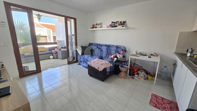 Apartamento de 2 habitaciones en Los Cristianos, Arona en venta con piscina - 367.500 € (Ref: 9074650)