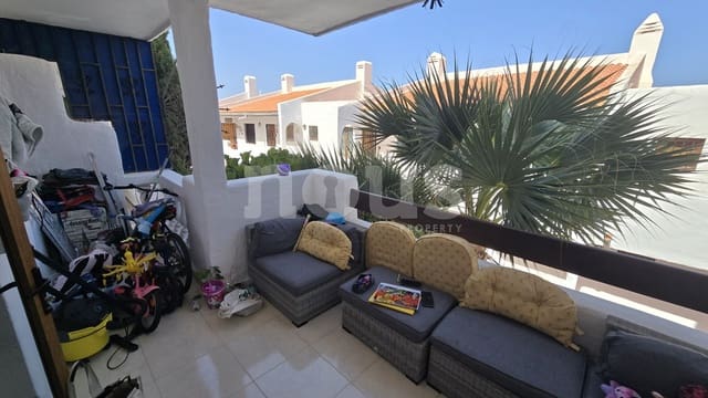 Apartamento de 2 habitaciones en Los Cristianos, Arona en venta con piscina - 367.500 € (Ref: 9074650)