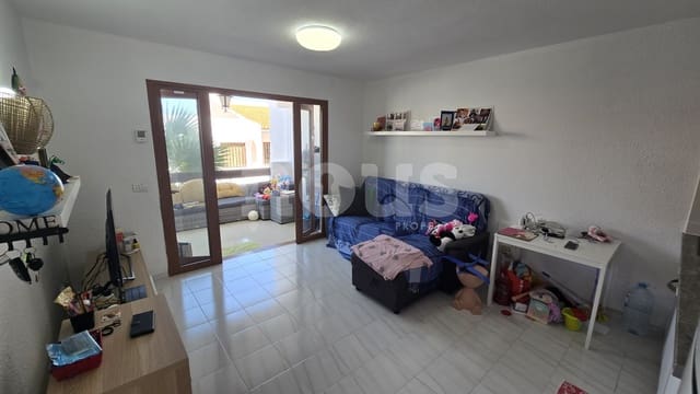 Apartamento de 2 habitaciones en Los Cristianos, Arona en venta con piscina - 367.500 € (Ref: 9074650)