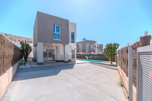 3 sypialnia Willa na sprzedaż w Playa Paraiso, Adeje z basenem - 1 175 000 € (Ref: 9231801)