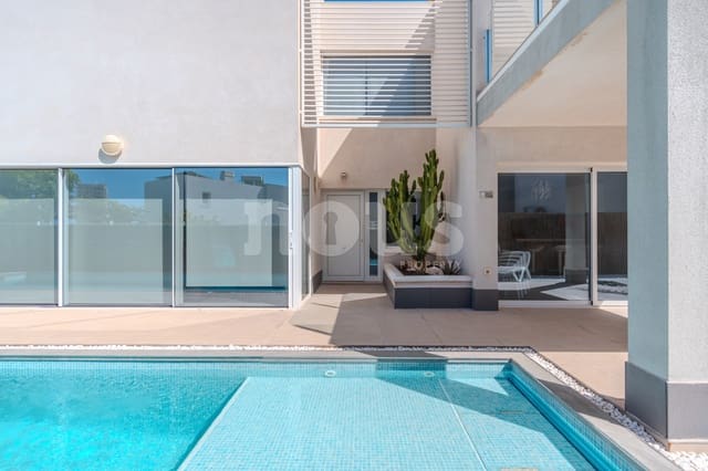 3 sypialnia Willa na sprzedaż w Playa Paraiso, Adeje z basenem - 1 175 000 € (Ref: 9231801)