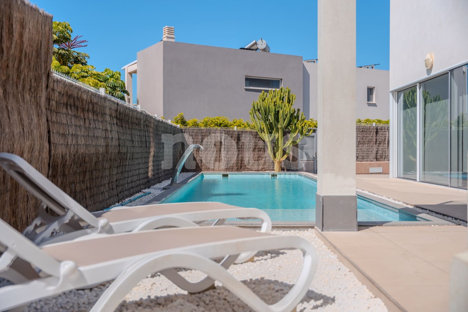 3 soveværelse Villa til salg i Playa Paraiso med swimmingpool - € 1.175.000 (Ref: 9231801)