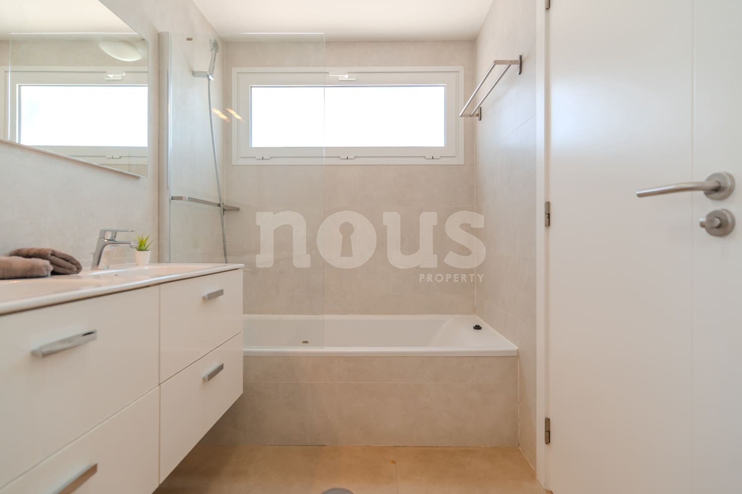 3 soveværelse Villa til salg i Playa Paraiso med swimmingpool - € 1.175.000 (Ref: 9231801)