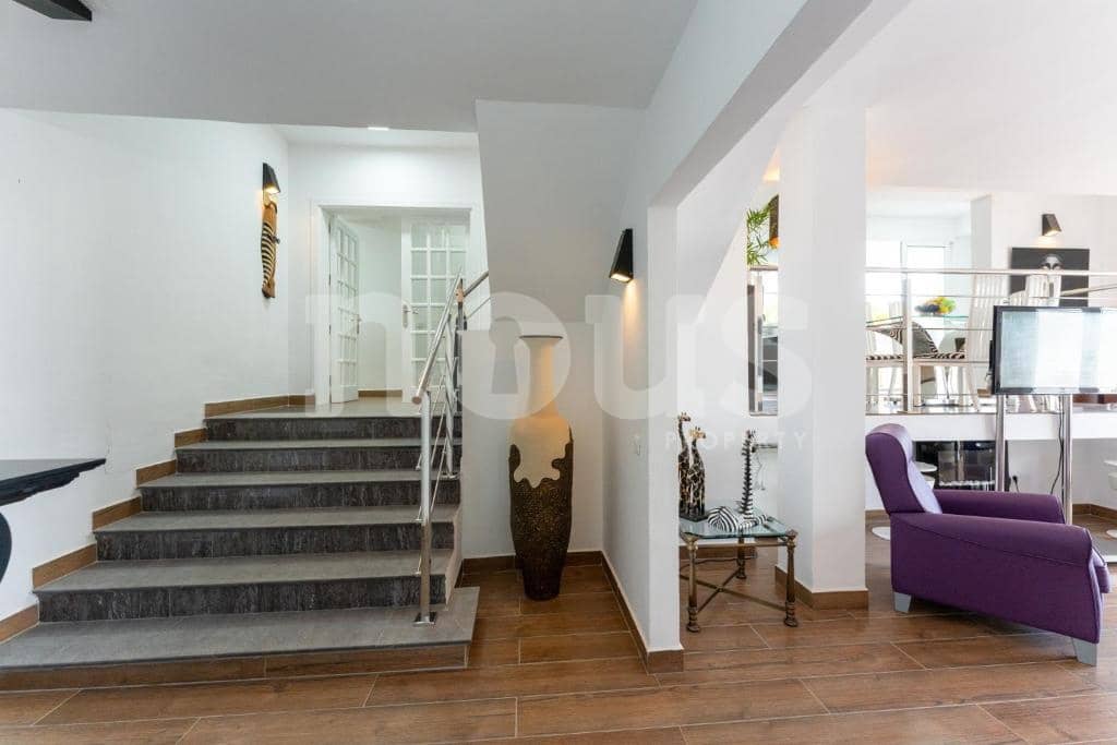 7 soverom Villa til salgs i Costa Adeje med svømmebasseng - € 1 995 000 (Ref: 9271424)