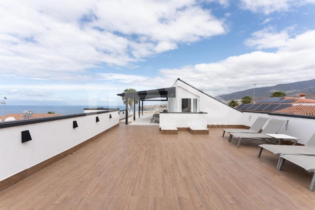 7 soverom Villa til salgs i Costa Adeje med svømmebasseng - € 1 995 000 (Ref: 9271424)