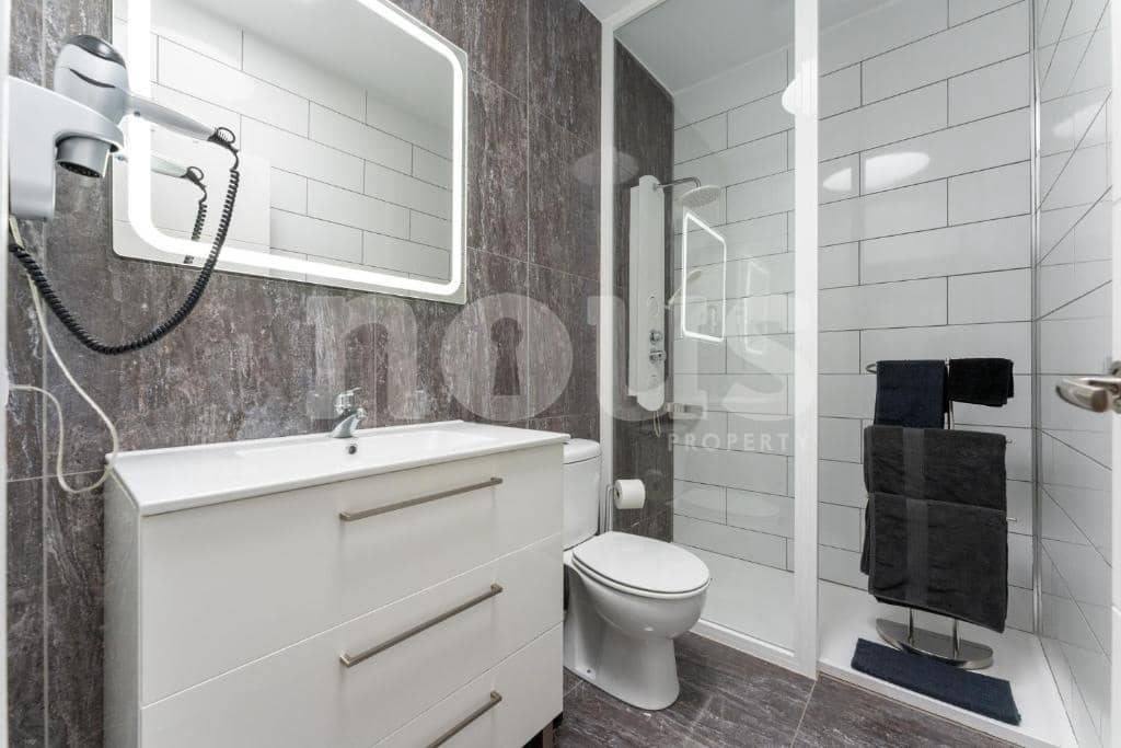 7 soverom Villa til salgs i Costa Adeje med svømmebasseng - € 1 995 000 (Ref: 9271424)