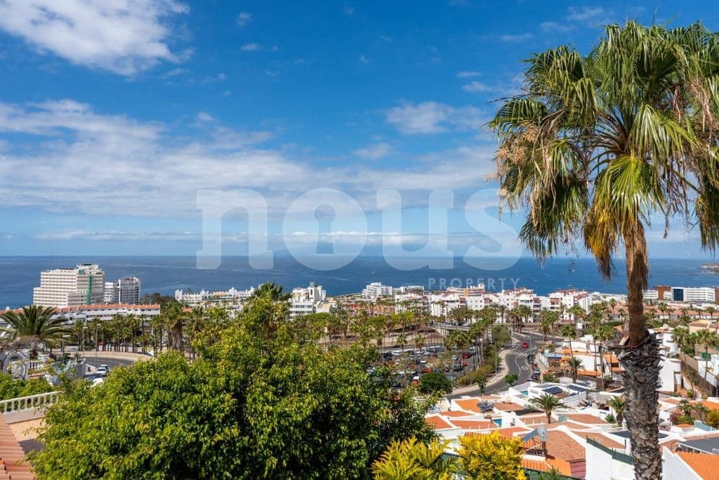 7 soverom Villa til salgs i Costa Adeje med svømmebasseng - € 1 995 000 (Ref: 9271424)